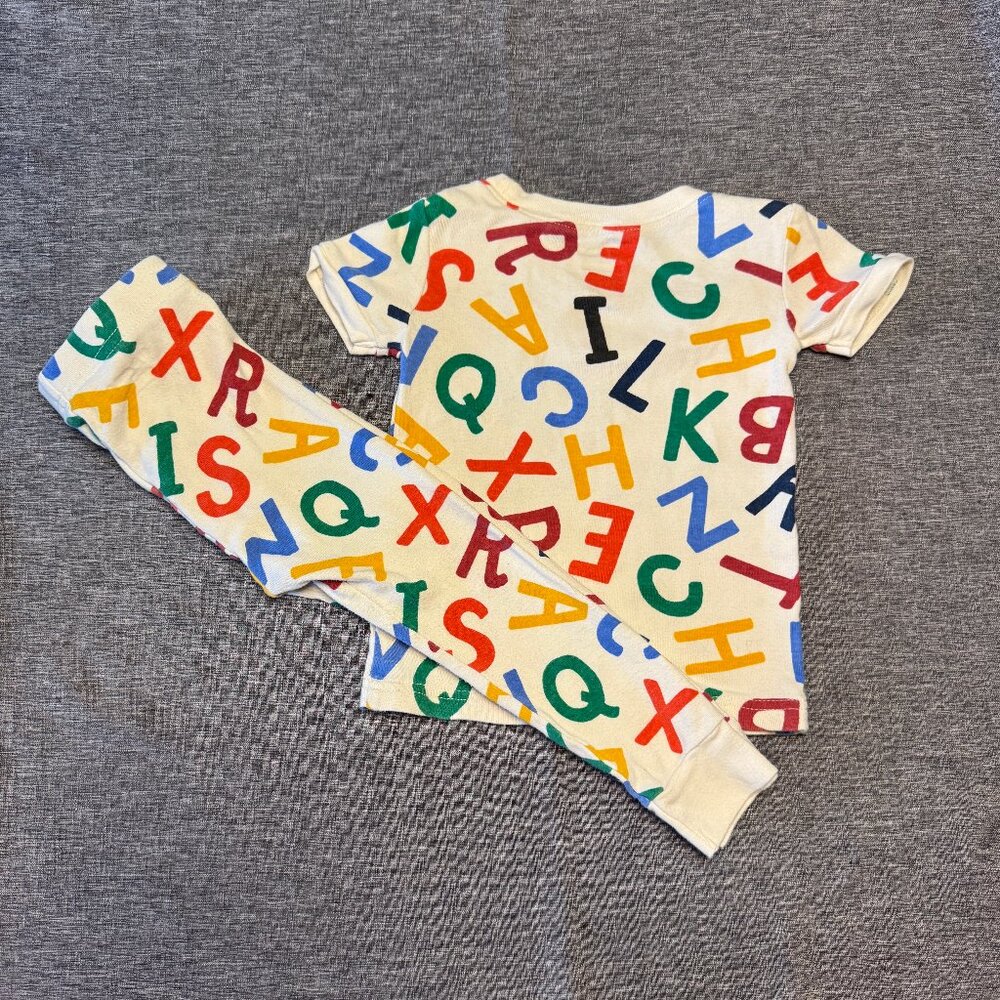 OLD NAVY Pajama set - Alphabet design - Size: 2T - short sleeve